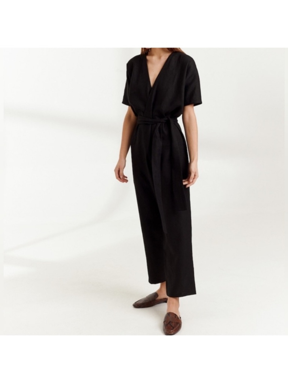 love & confuse aurora linen jumpsuit - size small